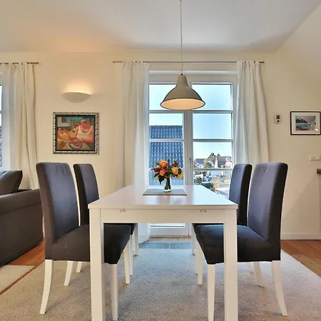 Haus Kastanienallee 4 Haus Kastanienallee 4 1 Stranddiestel
