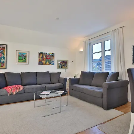 Haus Kastanienallee 4 Haus Kastanienallee 4 1 Stranddiestel *